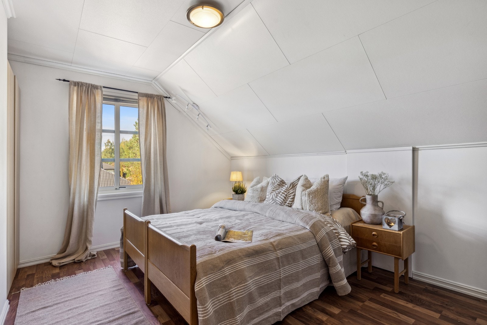 Alle soverommene har god plass til å innrede med seng- og garderobeløsning. Galleribilde