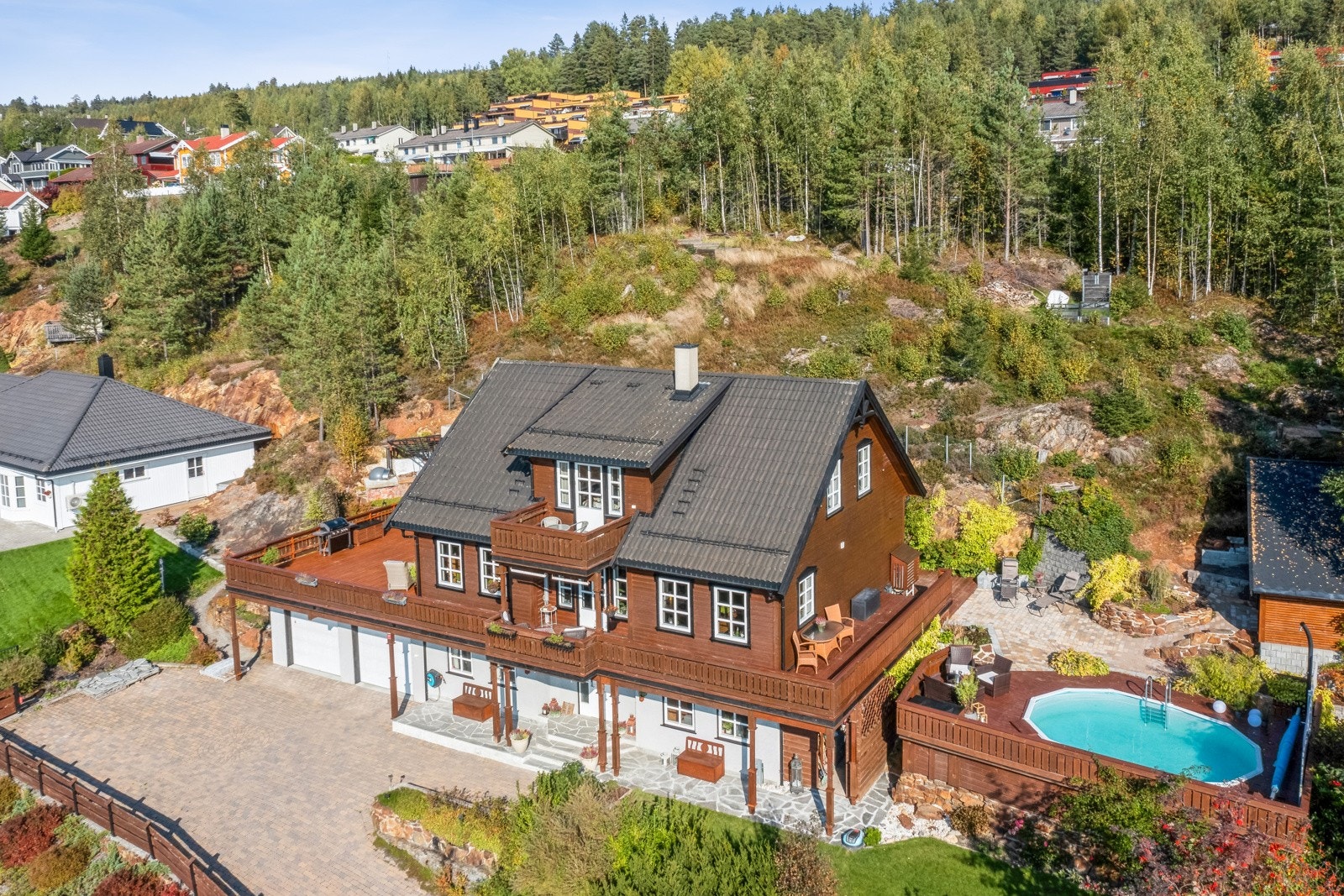 Velkommen til Halsteinrud Terrasse 9 - Presentert av eiendomsmegler Petter Tangen v/EIE eiendomsmegling Galleribilde