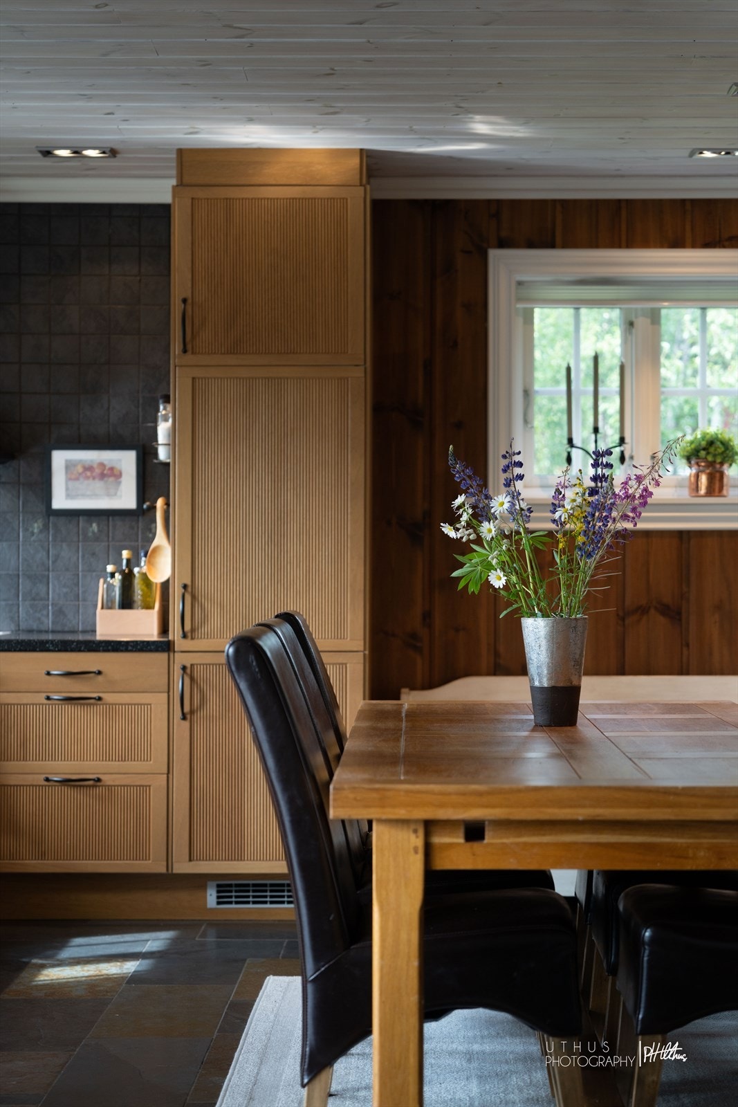 Det er spotter i taket Galleribilde