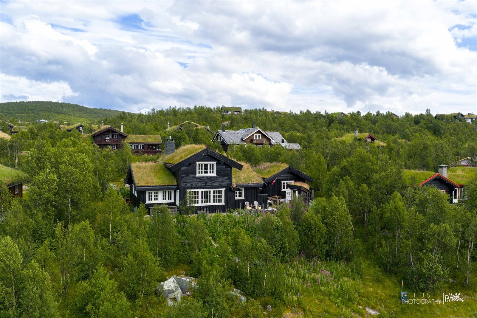 Hytten ligger meget godt til i et veletablert hyttefelt Galleribilde