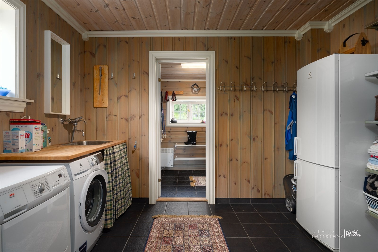 Hyttens vaskerom ligger tilhørende sportsboden med inngang utefra Galleribilde