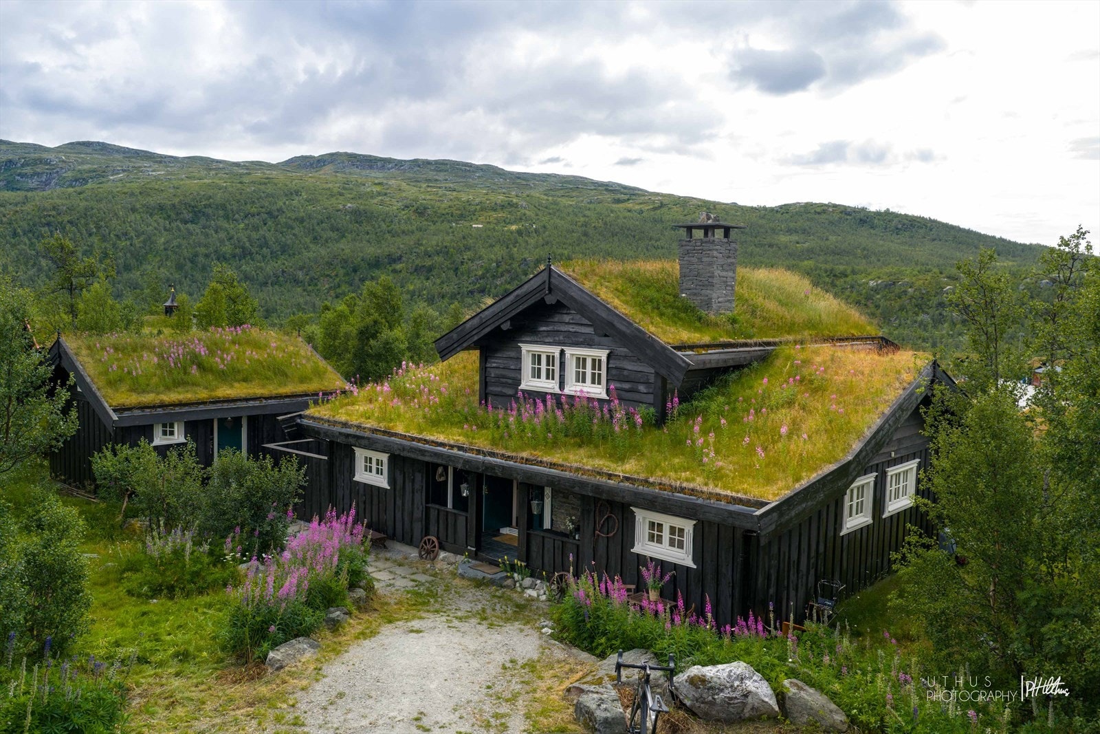 Velkommen til idylliske Myrlandslie 93 - presentert av Eivind Markhus v/EiendomsMegler 1 Galleribilde