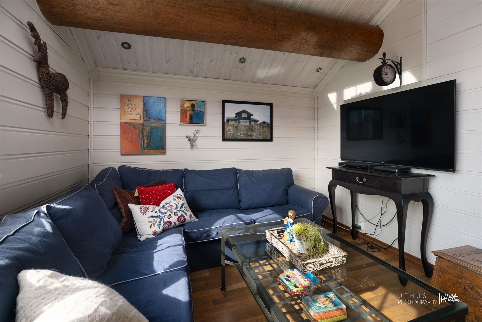 Loftstuen byr på en hyggelig samlingsplass for de minste i familien hvor de kan trekke seg tilbake Galleribilde