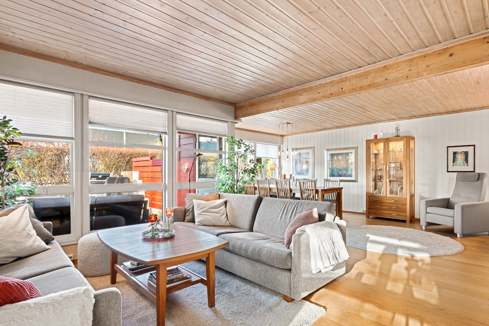 Huset byr på totalt 208 kvm BRA fordelt på tre etasjer. Galleribilde