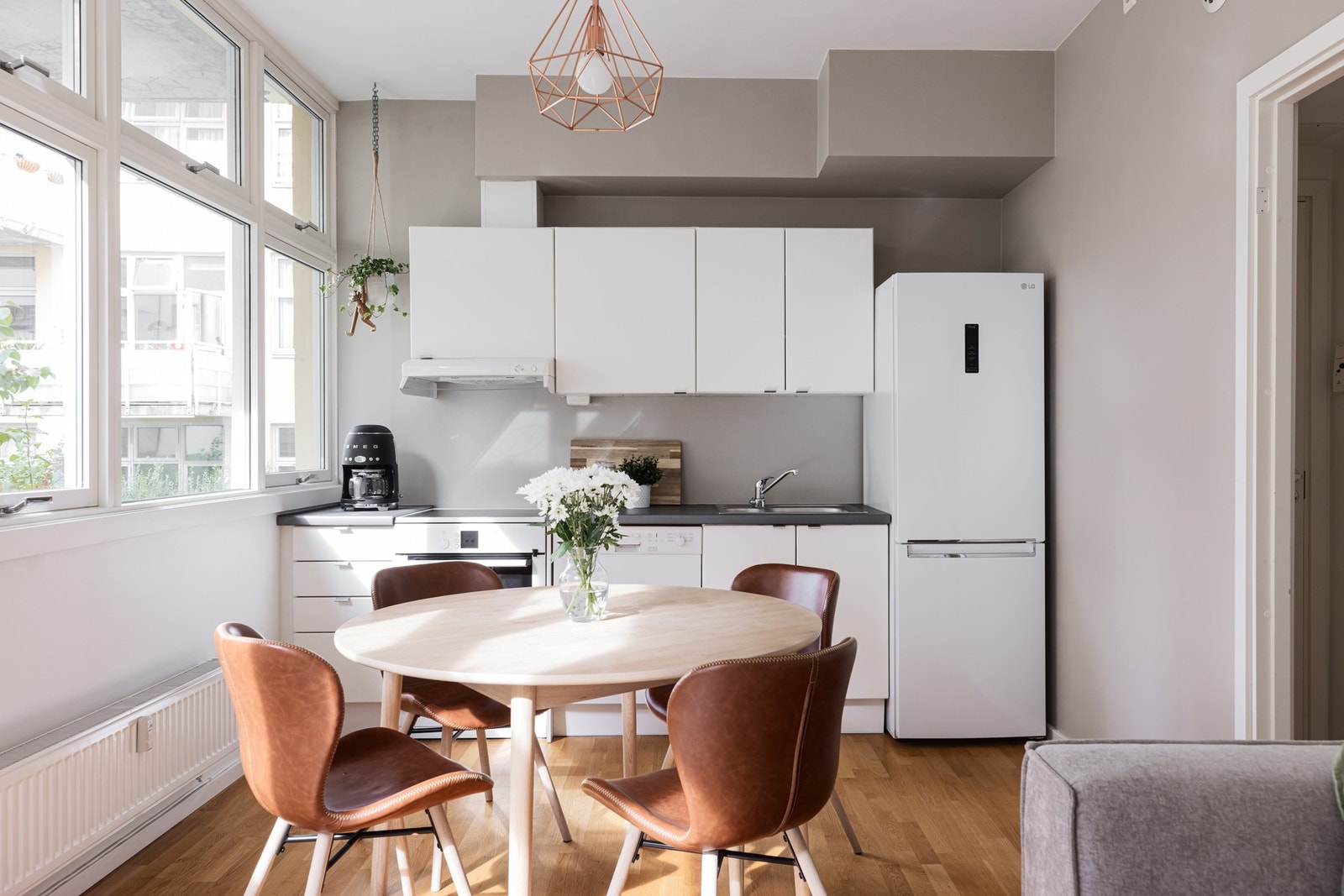 Det er god plass til spisebord. Galleribilde