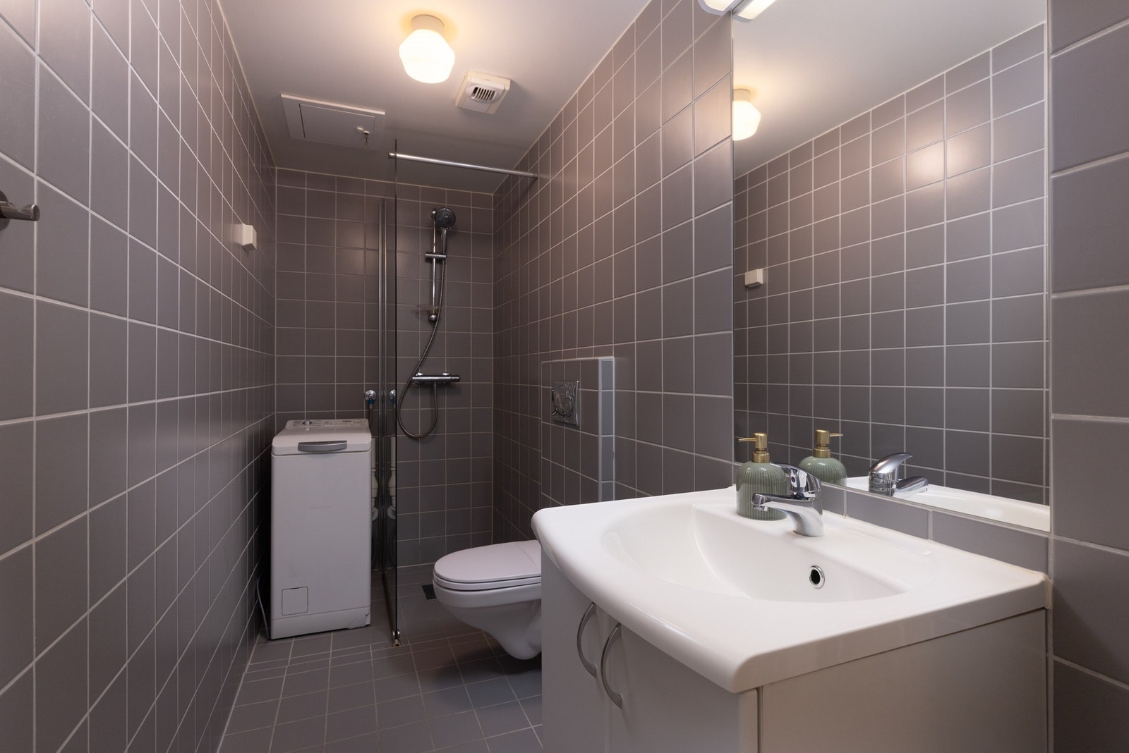 Tidsmessig helfliset bad fra byggeår (2008). Galleribilde