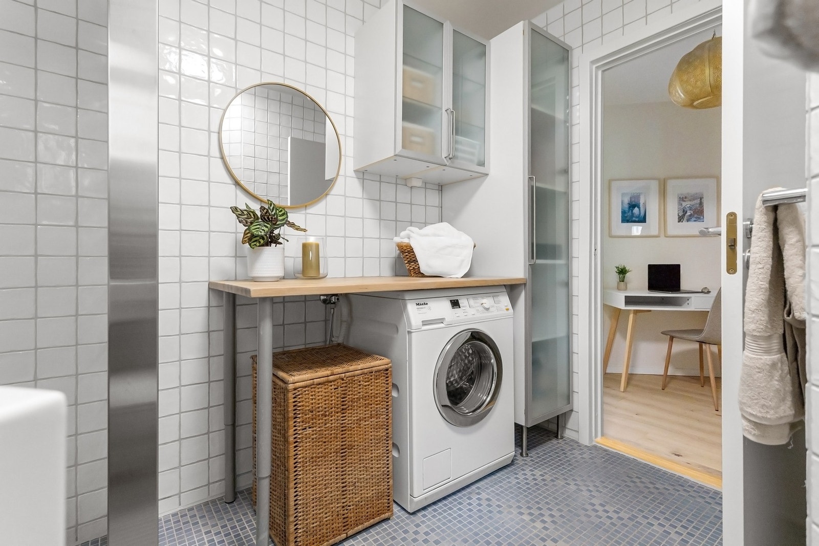 Det er montert elektrisk gulvvarme på badet. Galleribilde