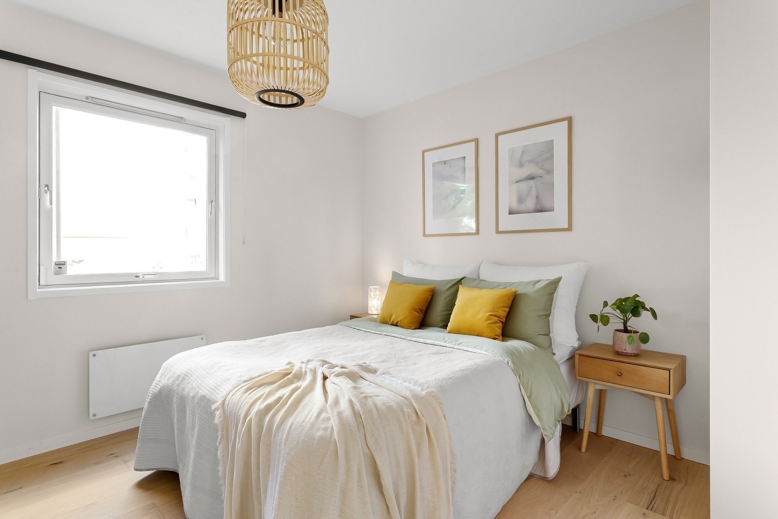 Soverommet er av god størrelse, og har en avslappet atmosfære som gjør det enkelt å falle til ro om kvelden. Galleribilde