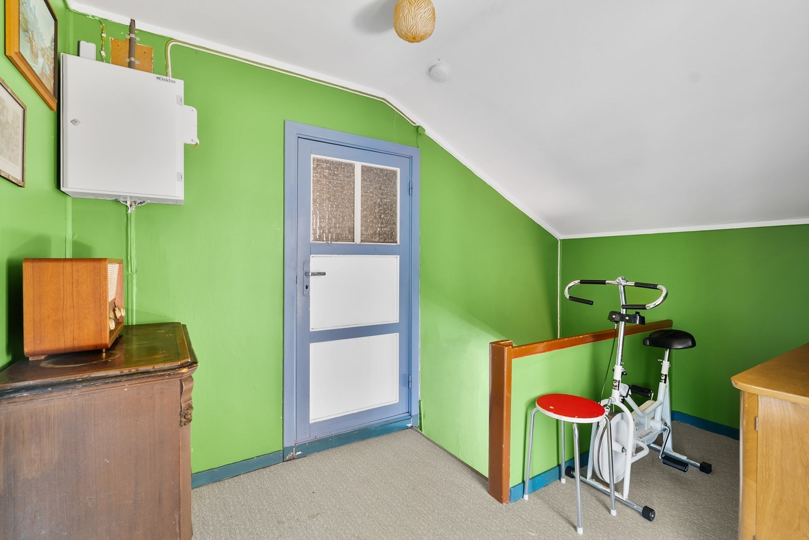 Boligen har to etasjer pluss kjelleretasje. Galleribilde