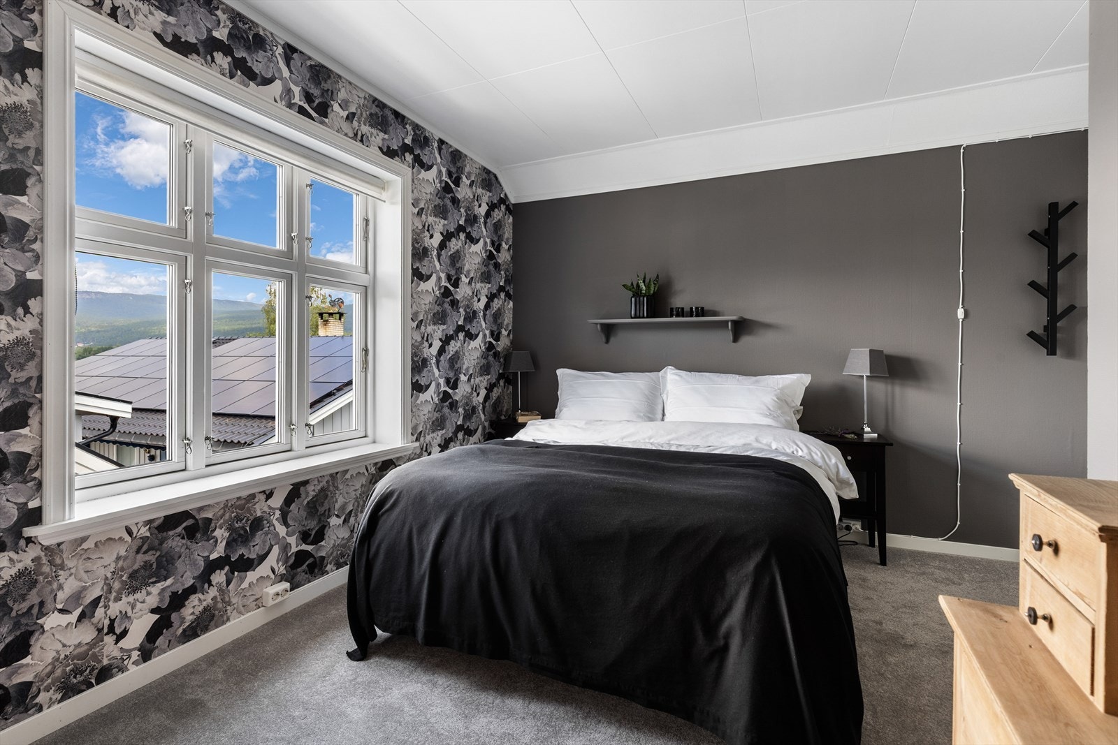 God plass for dobbelseng Galleribilde