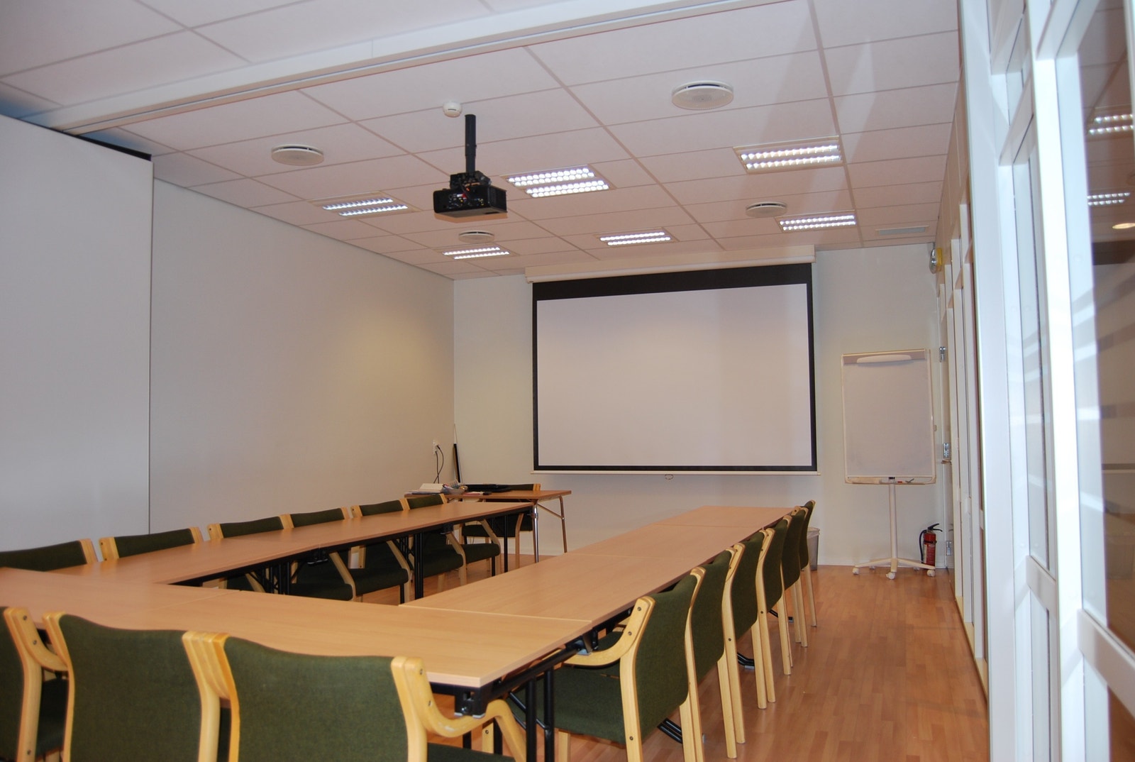 Bygget har eget møterom som leietakerne benytter fritt etter booking. Galleribilde