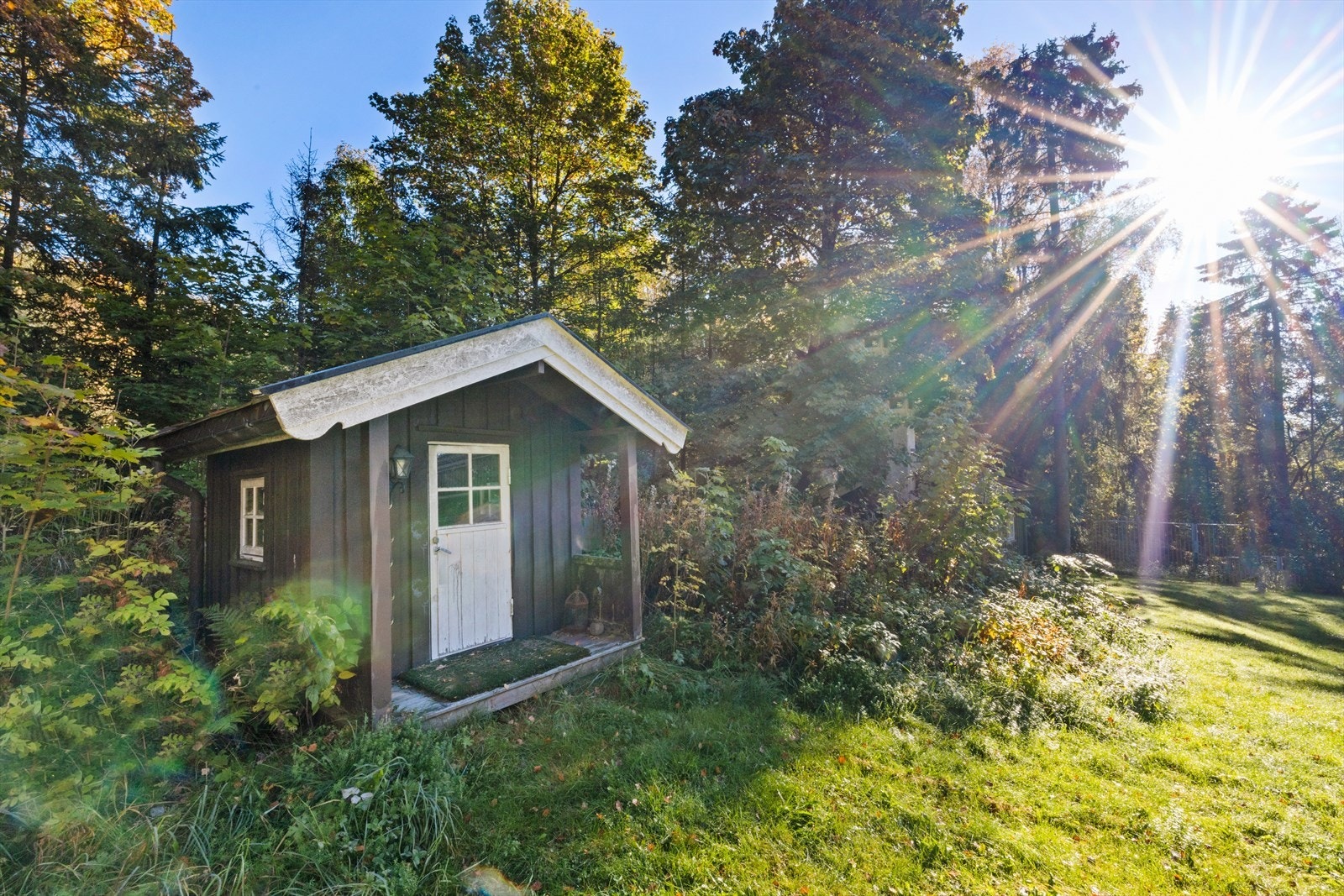 Hyggelig lekehus for barna Galleribilde