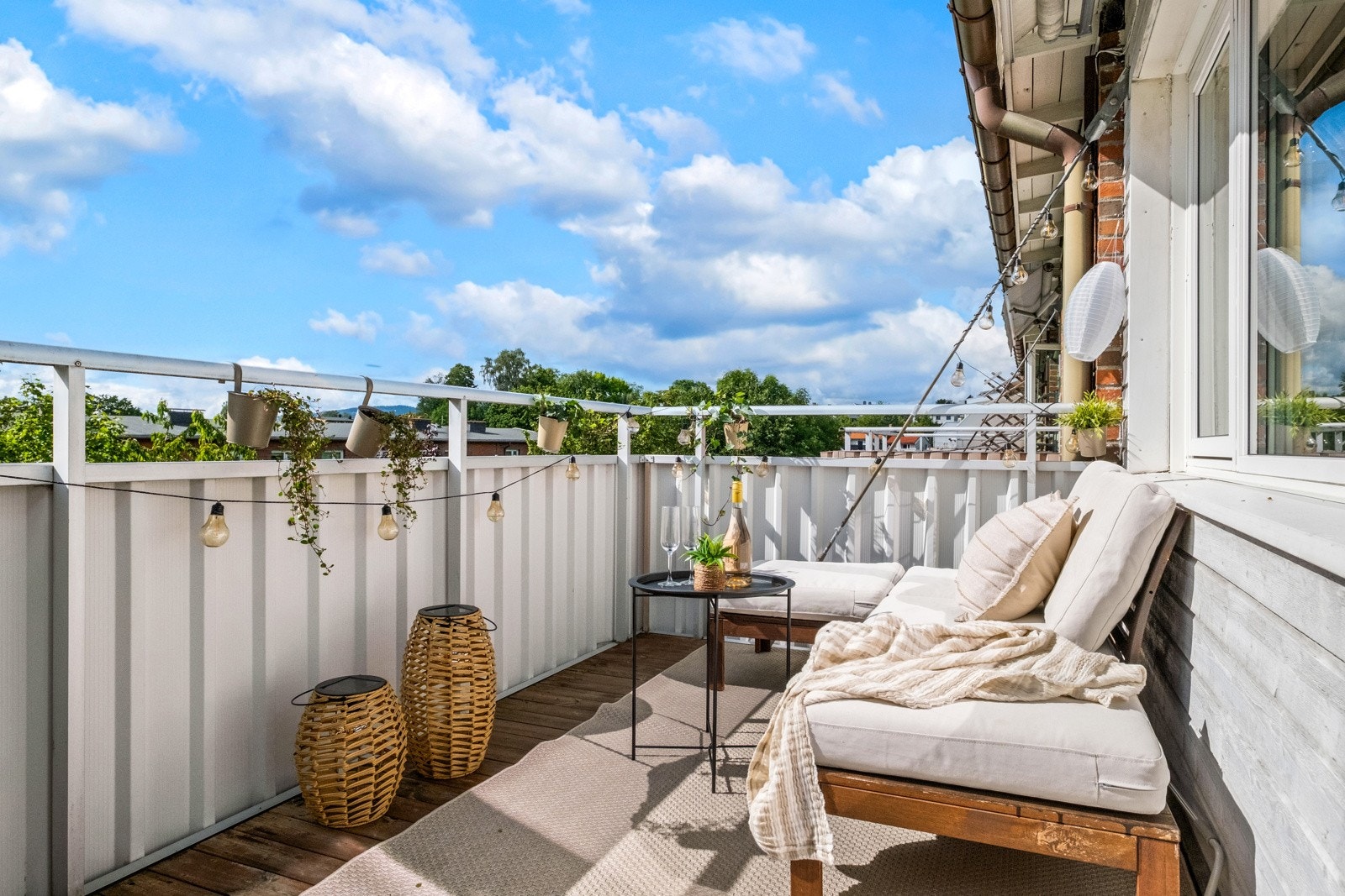Den herlige balkongen er på ca. 9 kvm. Galleribilde