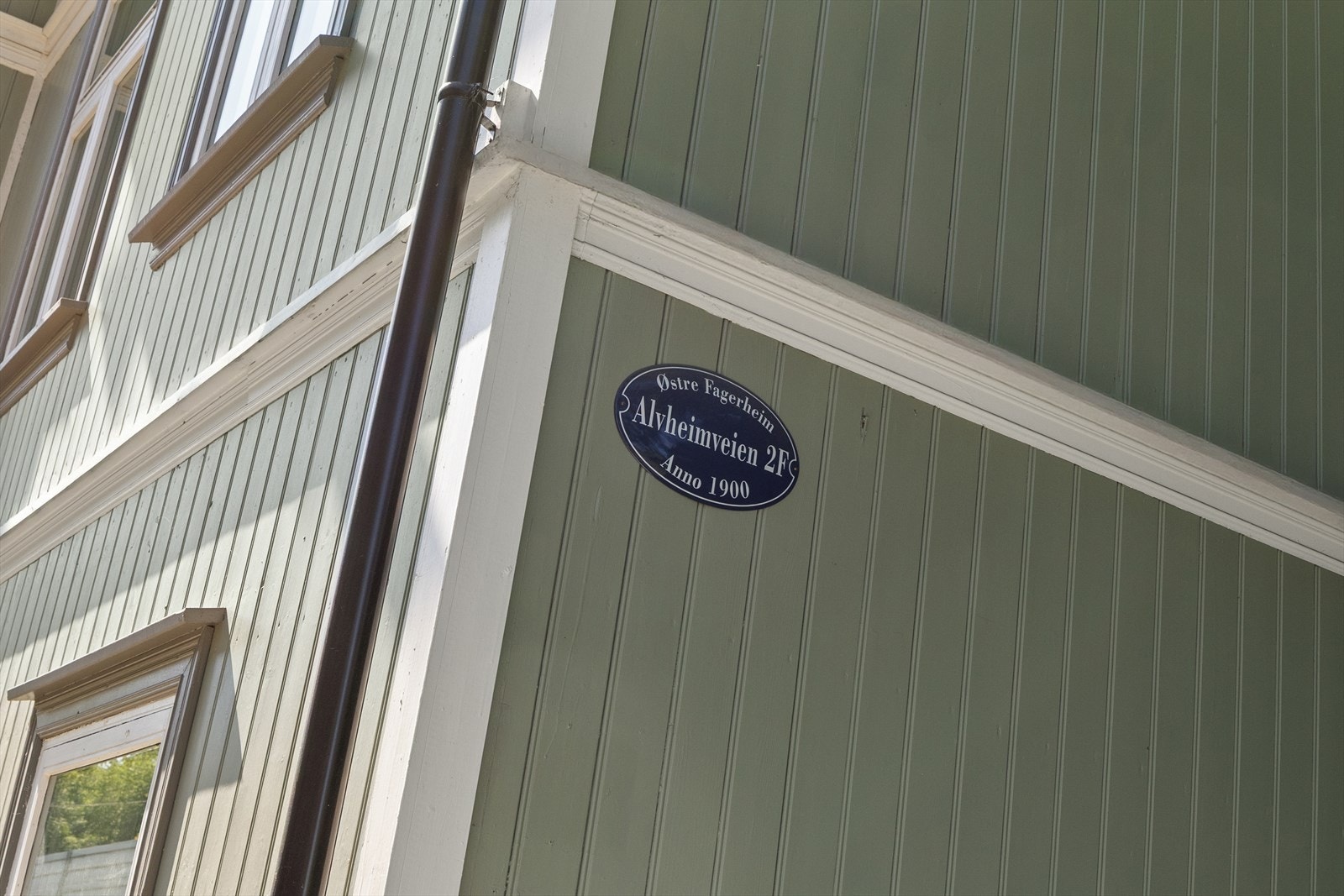 Eiendommen ligger nesten innerst i blindveien - her er det ingen gjennomgangstrafikk. Galleribilde