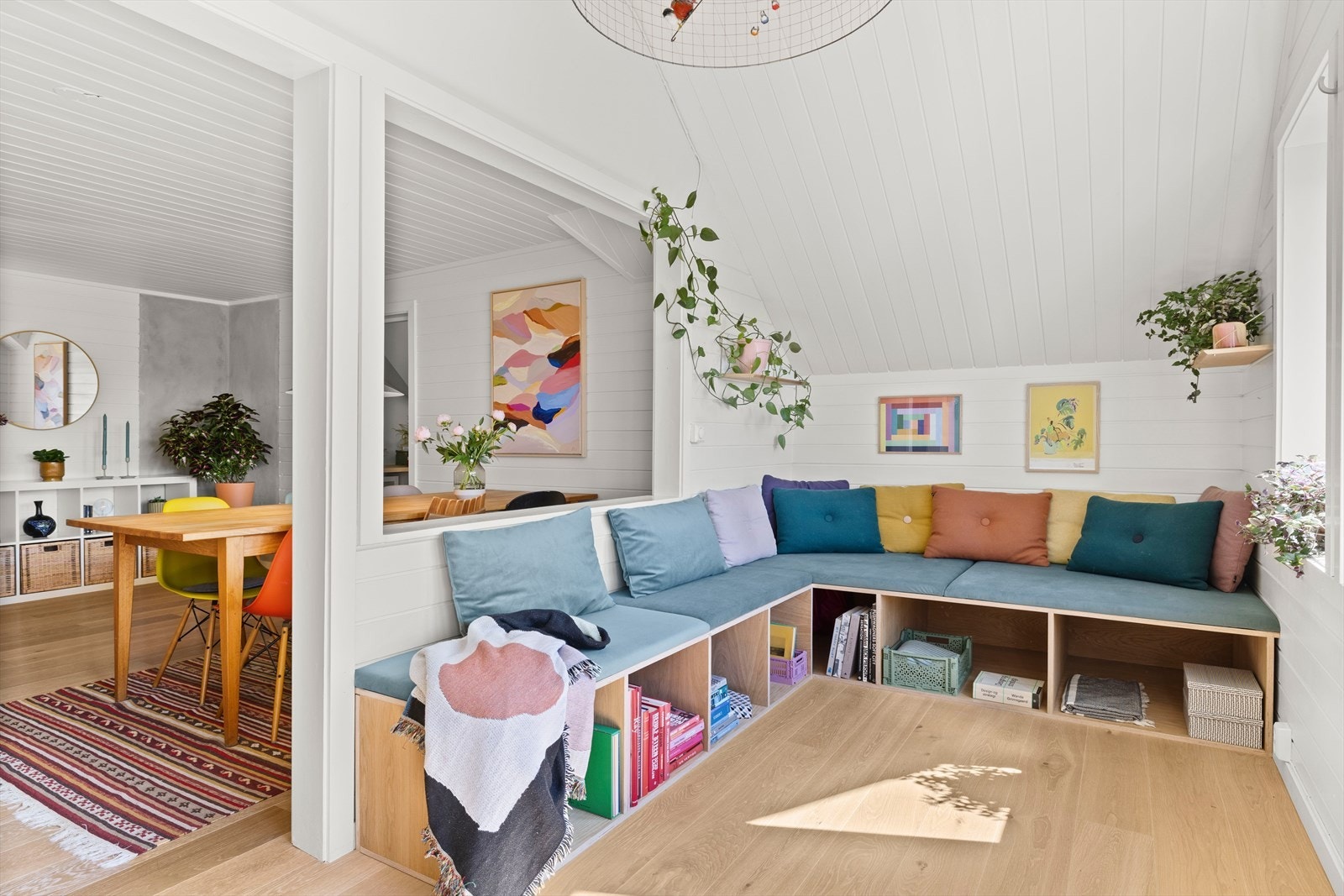 Koselig plassbygd sittekrok i vinterhagen - perfekt for avslapning med vakker utsikt. Galleribilde