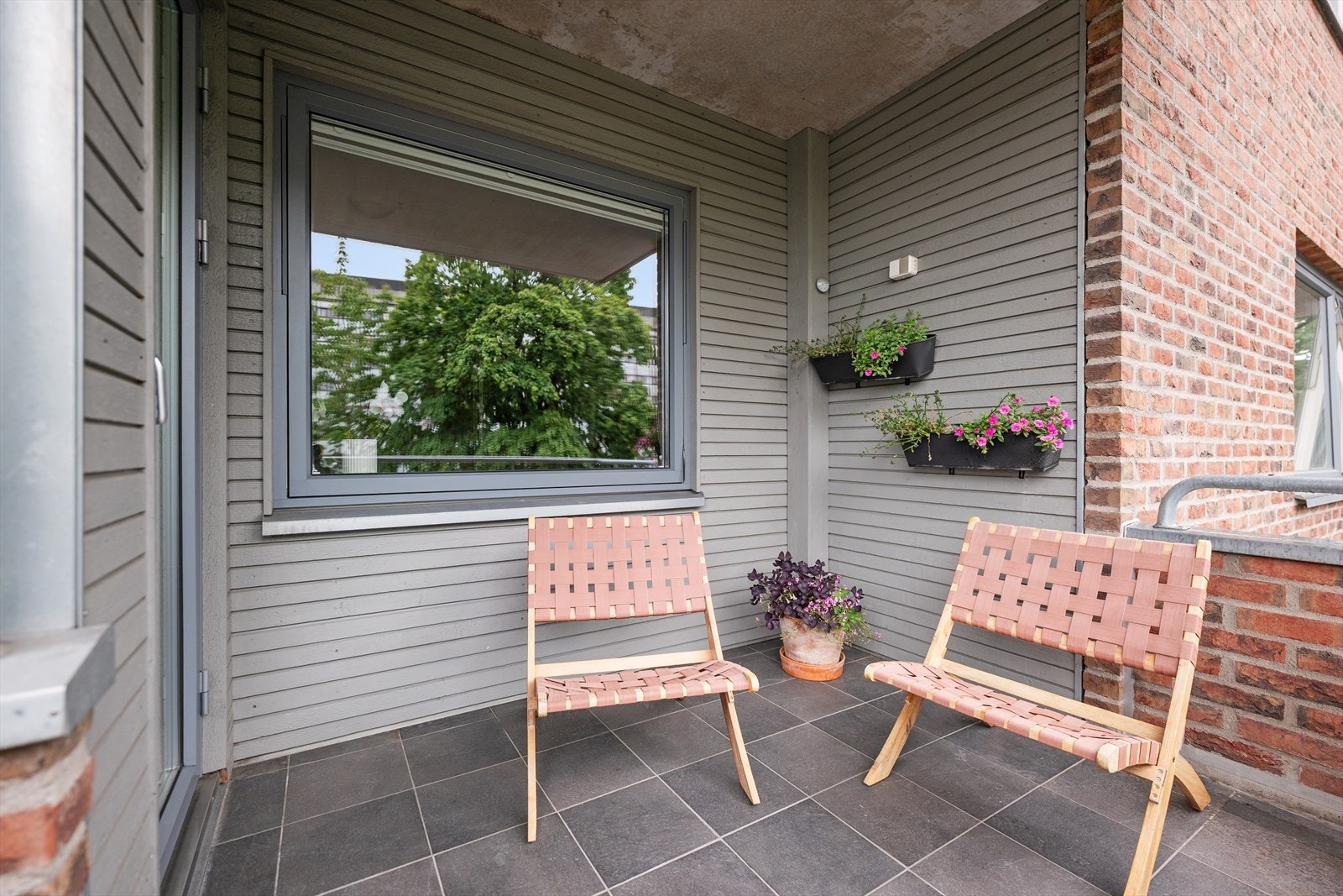 Her er det fin plass til balkongmøbler og grill. Galleribilde