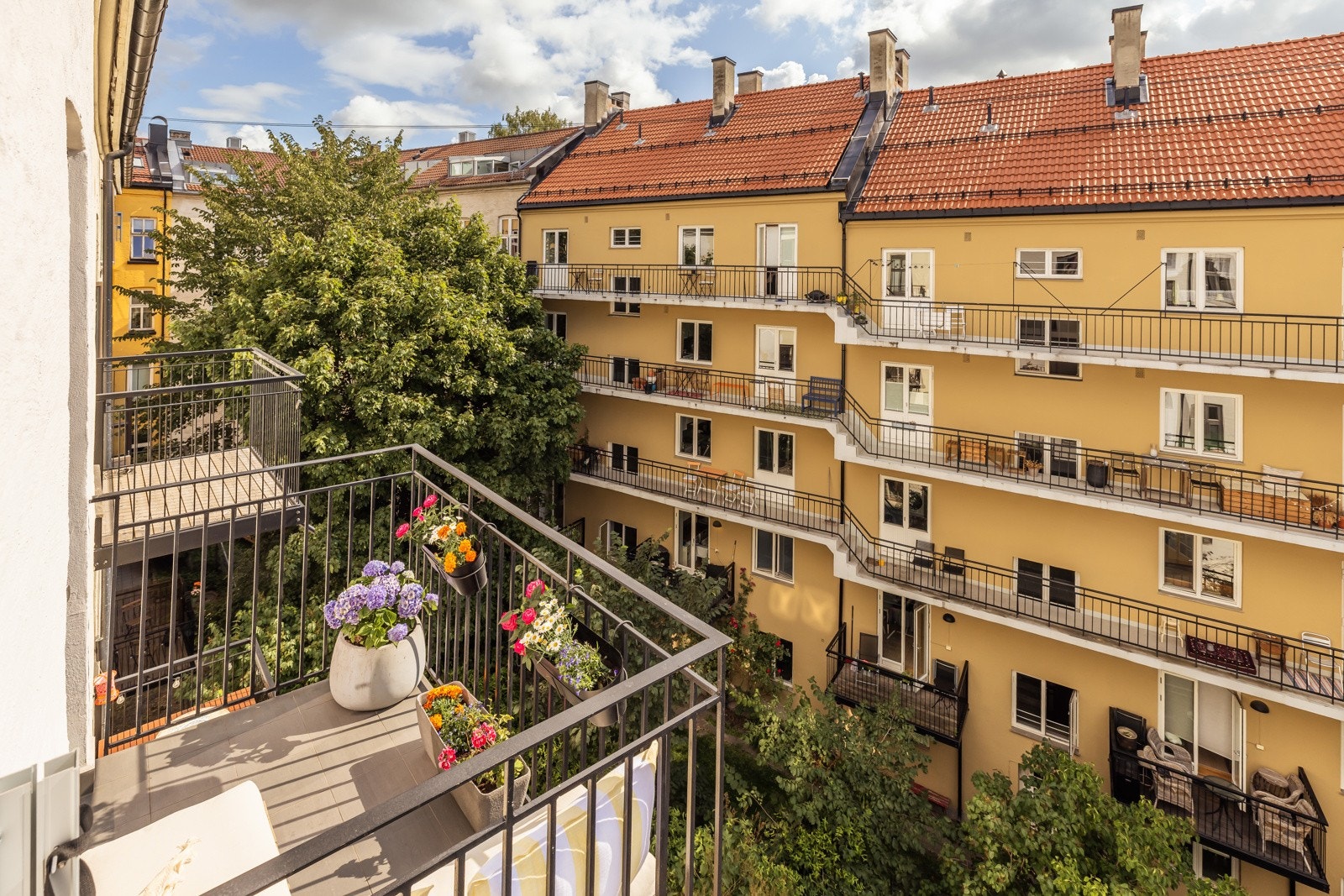 Du har plass til en sittegruppe, beplantning og lignende. Galleribilde