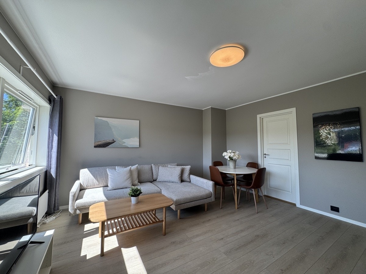 Flott hjørnesofa som er ny i juli 2025 Galleribilde