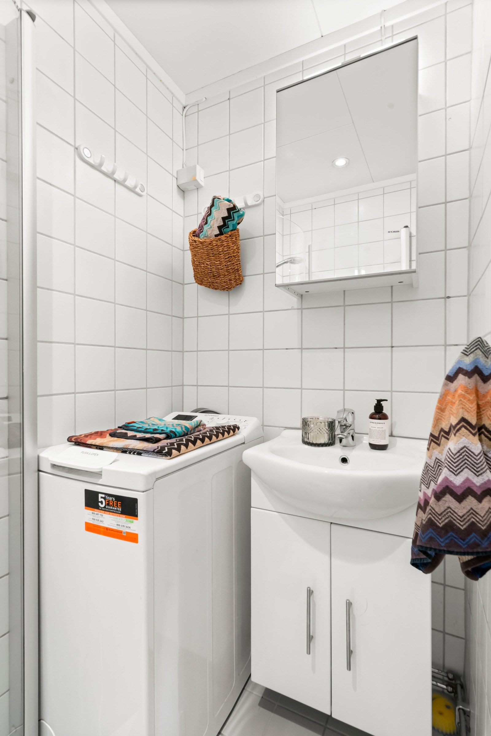 Det er opplegg for vaskemaskin på baderom. Galleribilde