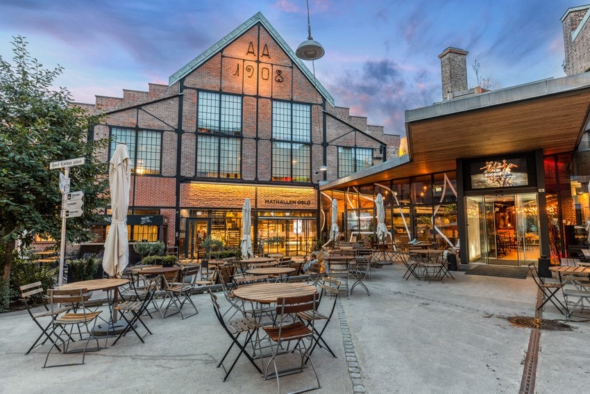 Mathallen på vulkan byr på et rikt utvalg av restauranter! Galleribilde