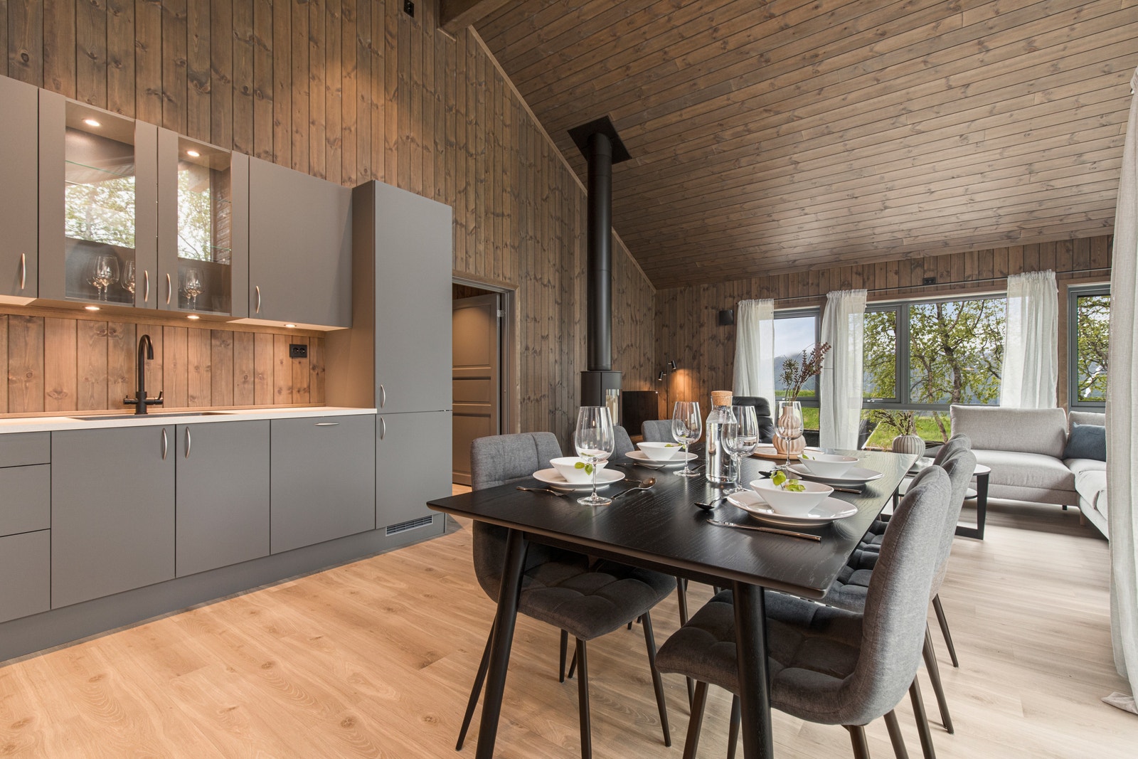 Kjøkkeninnredning
Interiørbildet er fra utstillings hytten som er 100% lik denne hytten Galleribilde