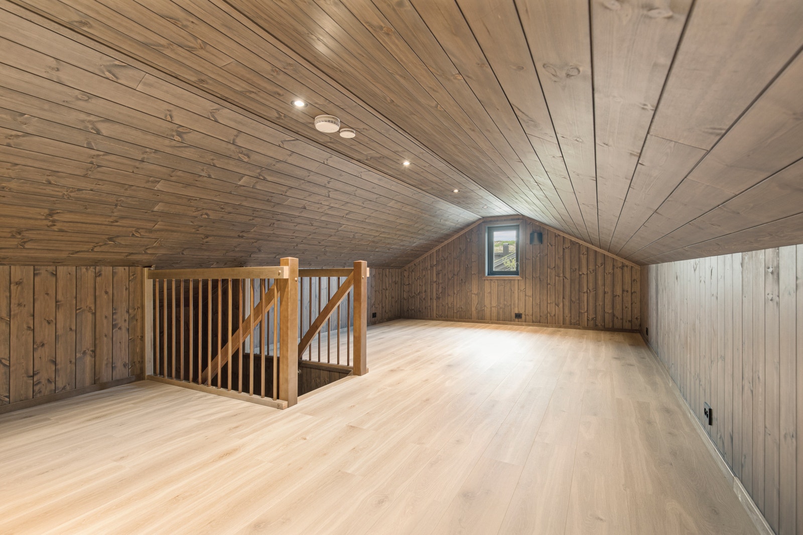 Hems/disponibelt (ikke målbart)
Interiørbildet er fra utstillings hytten som er 100% lik denne hytten Galleribilde