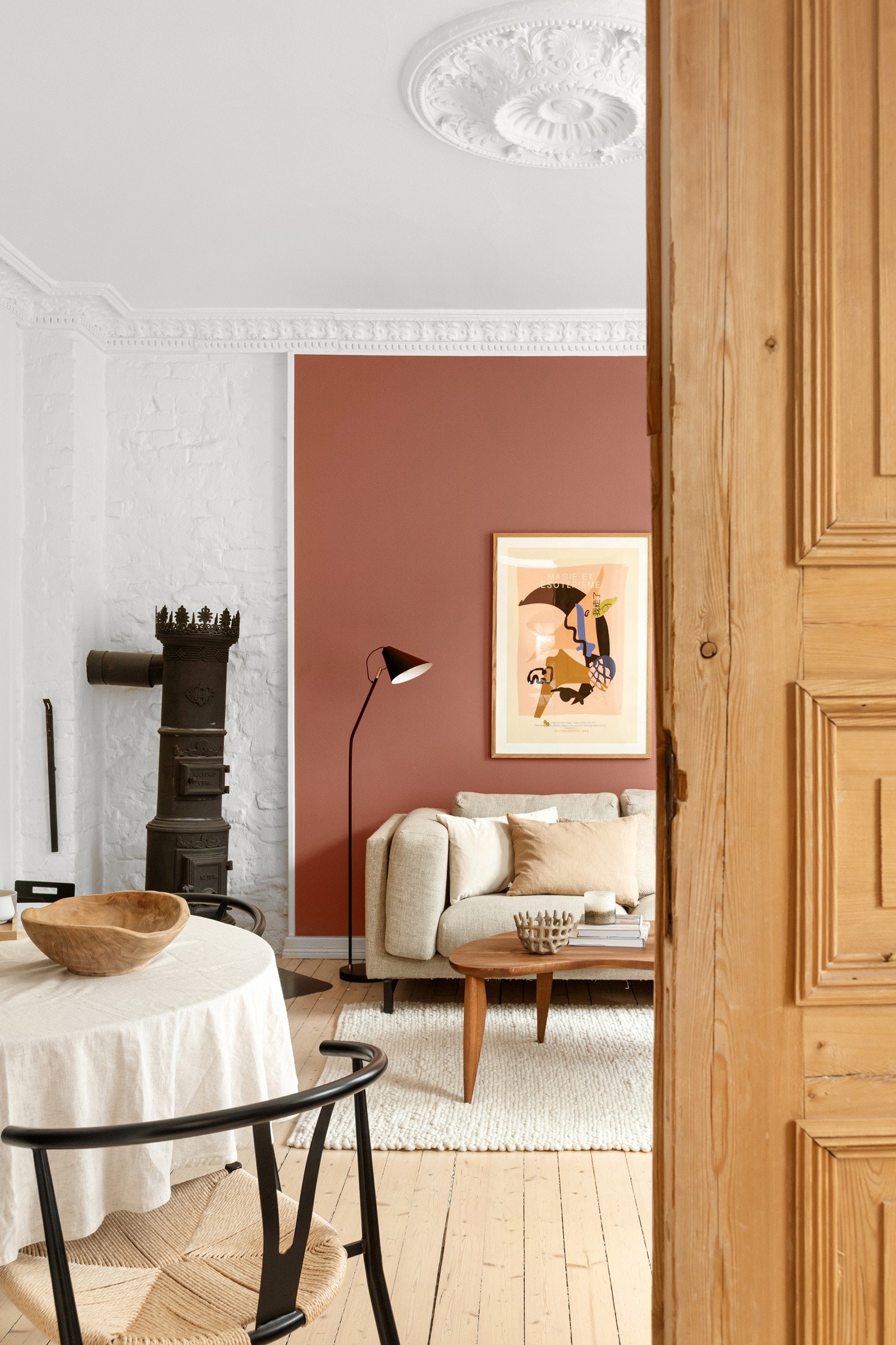 Skorstein av teglstein fra byggeår renovert med innvendig stålrør vinteren 2022/2023. Galleribilde