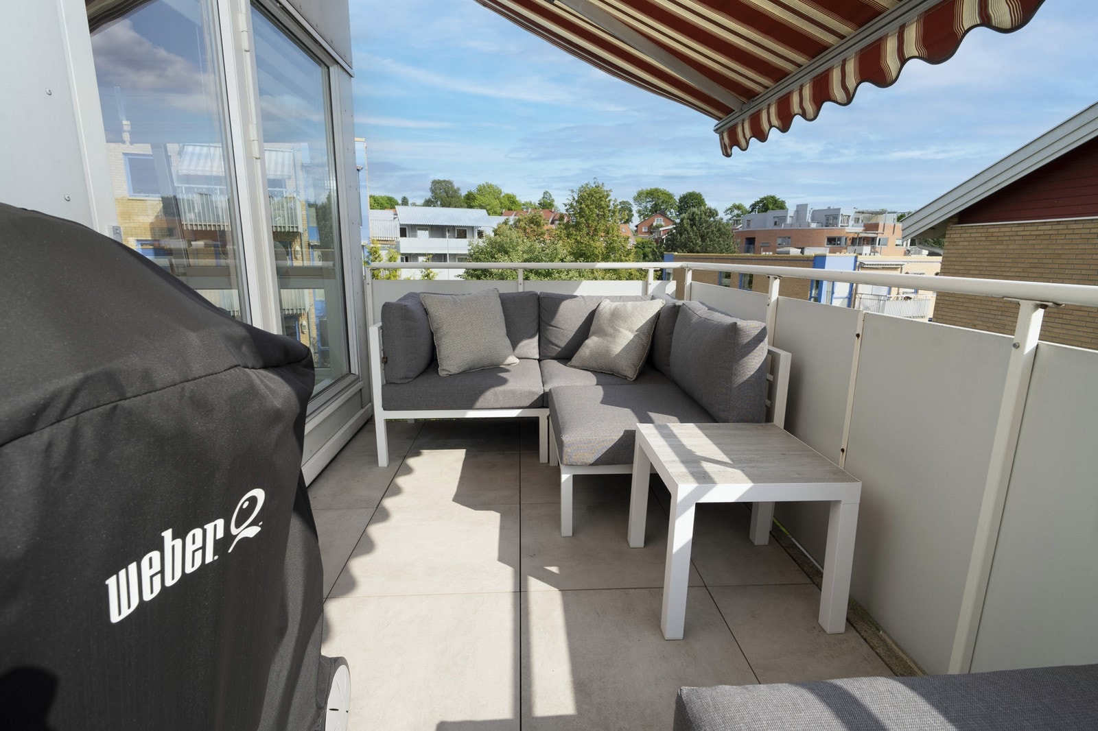 Fin balkong med kveldssol til 21.00 Galleribilde