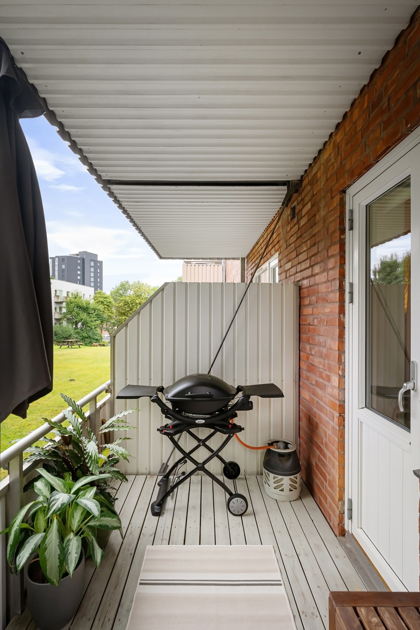 God plass for grill og sitteplasser Galleribilde