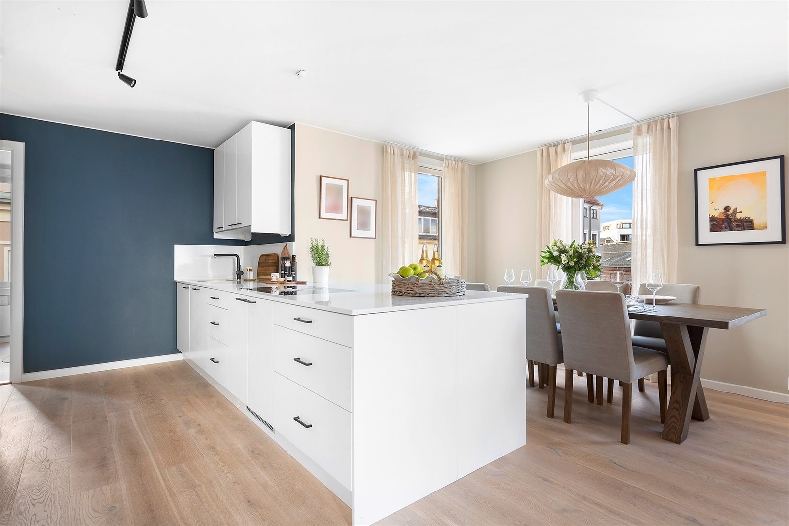 Leiligheten ble betydelig oppusset i 2018, med flere moderniseringer i nyere tid Galleribilde