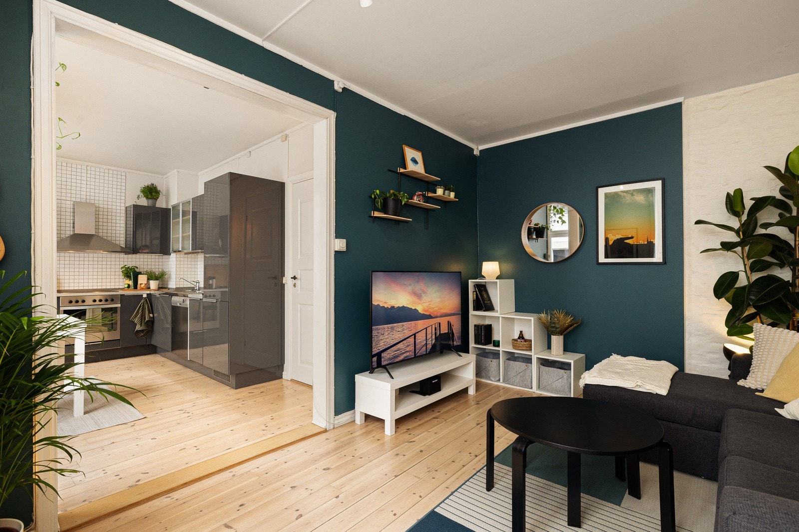 Vel gjennomført med lyse overflater og pent gulv slipt og oljet i 2016. Galleribilde