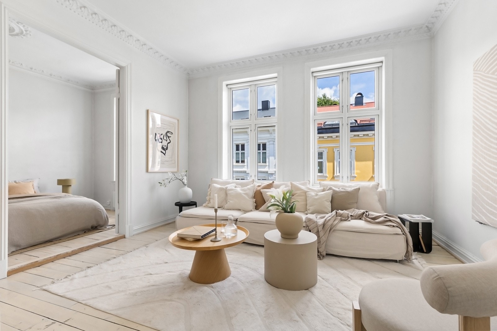 Velkommen til Stensgata 20: En lys og klassisk leilighet på populære Bislett/Adamstuen. Her bor du med sentral beliggenhet i et rolig, trygt og hyggelig nabolag Galleribilde