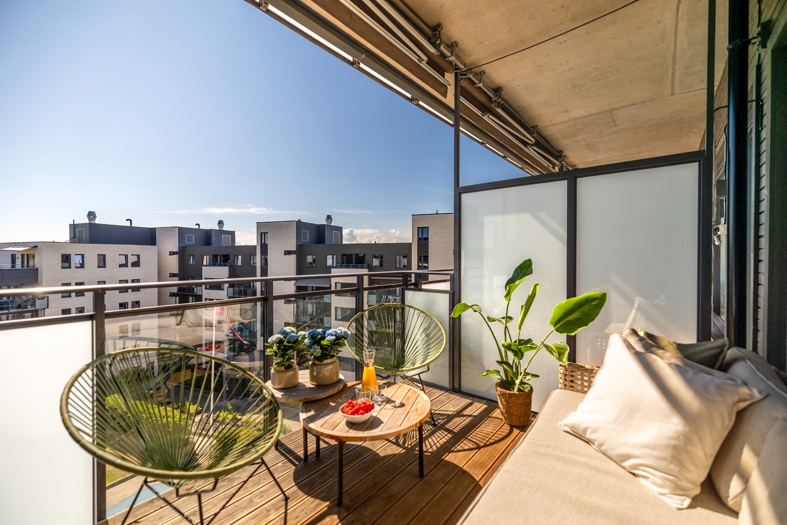 Velkommen til Sandakerveien 22H - En solrik og moderne 3-roms selveier med easy living fasiliteter og flott utsyn Galleribilde