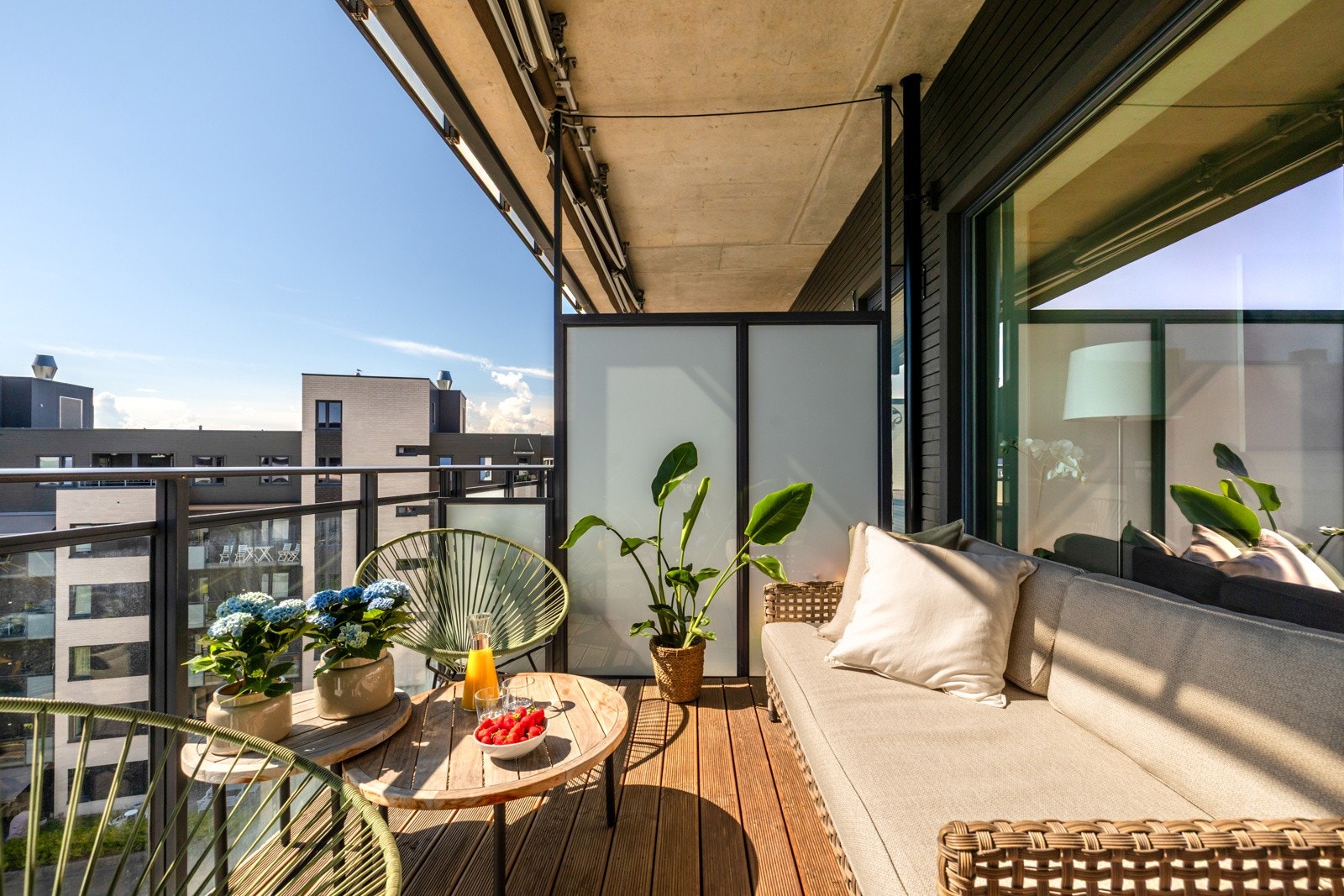 Leiligheten har en solrik balkong på 8 kvm Galleribilde