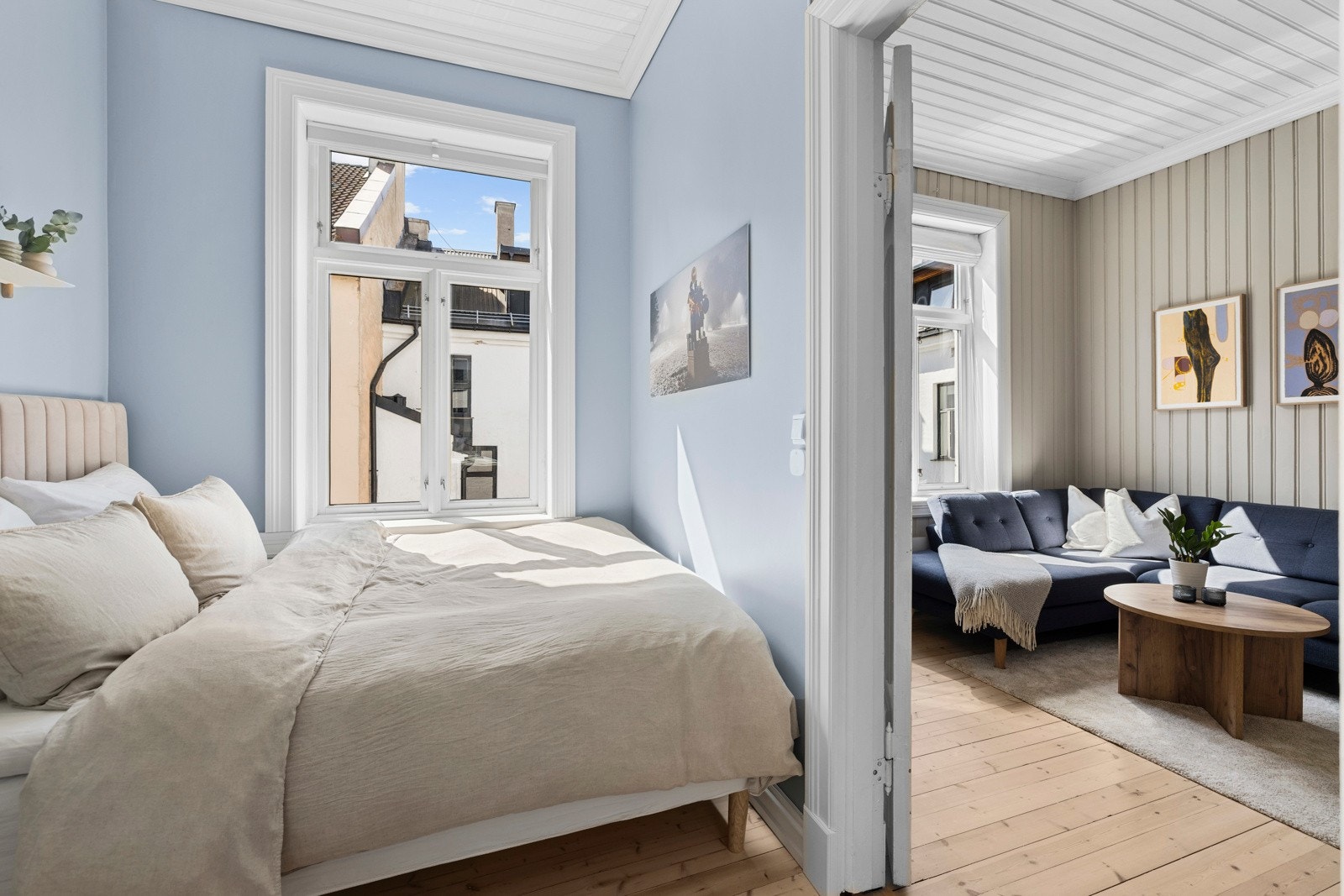 Soverommet ligger fredelig til, vendt mot bakgård. Galleribilde