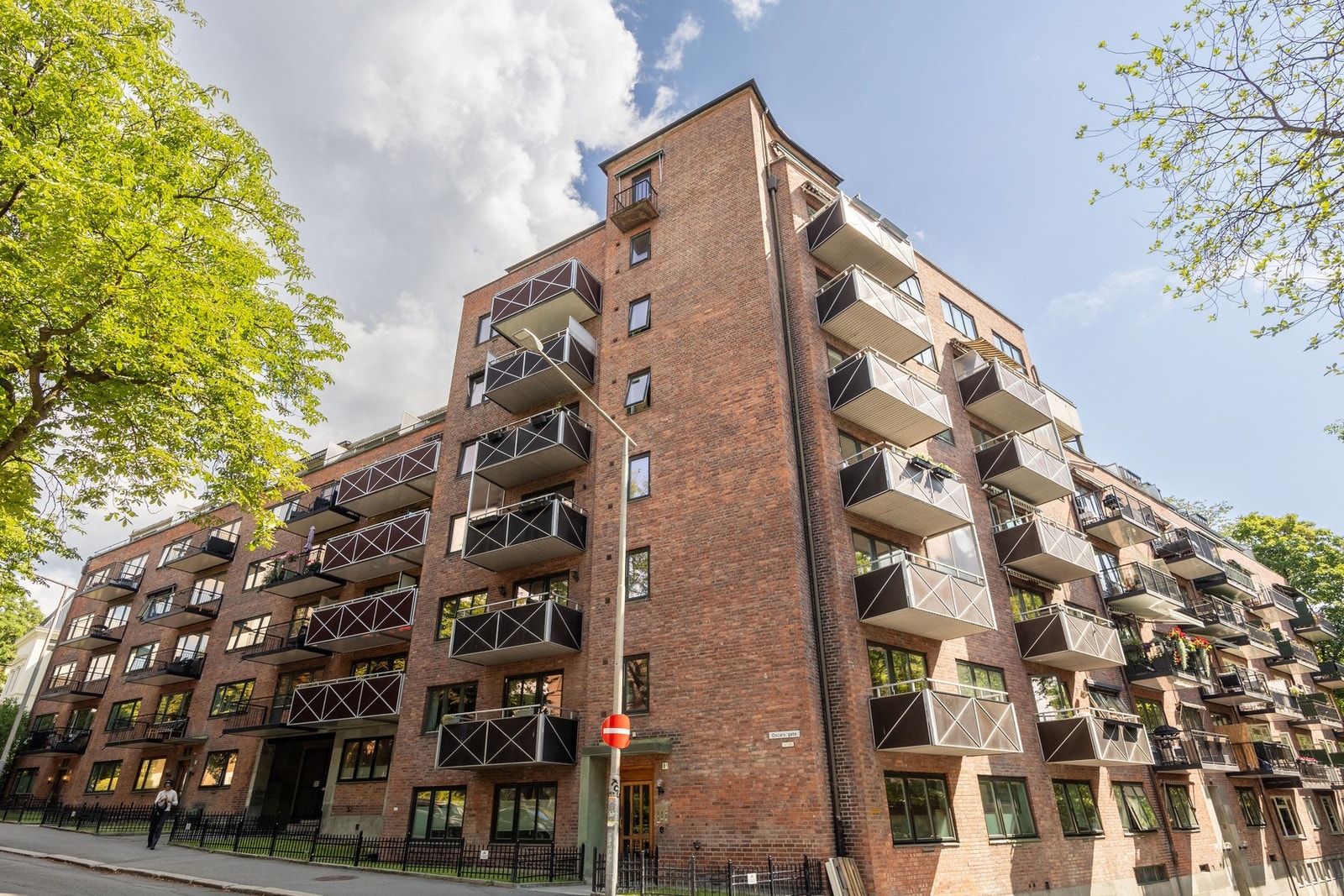 Mulig leie av biloppstillingsplass av sameiet ved ledighet. Galleribilde