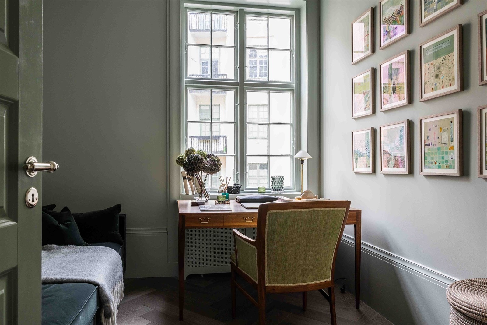 Leilighetens andre soverom egner seg perfekt som enten gjesterom eller kontor. Galleribilde