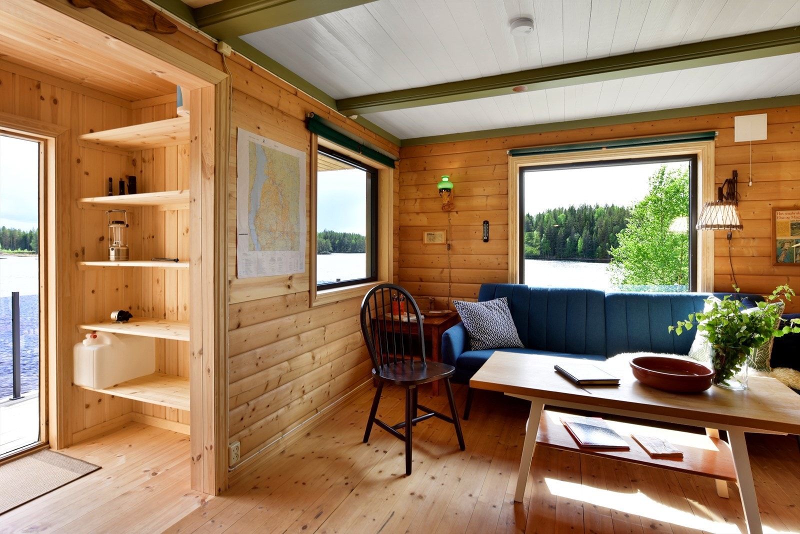 Fra entréen kommer man inn i stuen Galleribilde