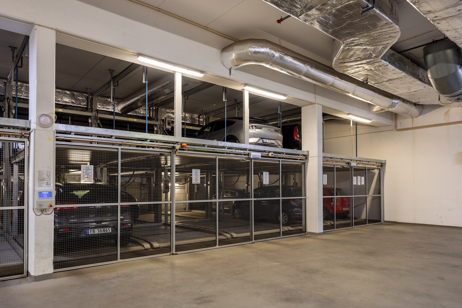 Det medfølger egen garasjeplass i semiautomatisk anlegg. Galleribilde