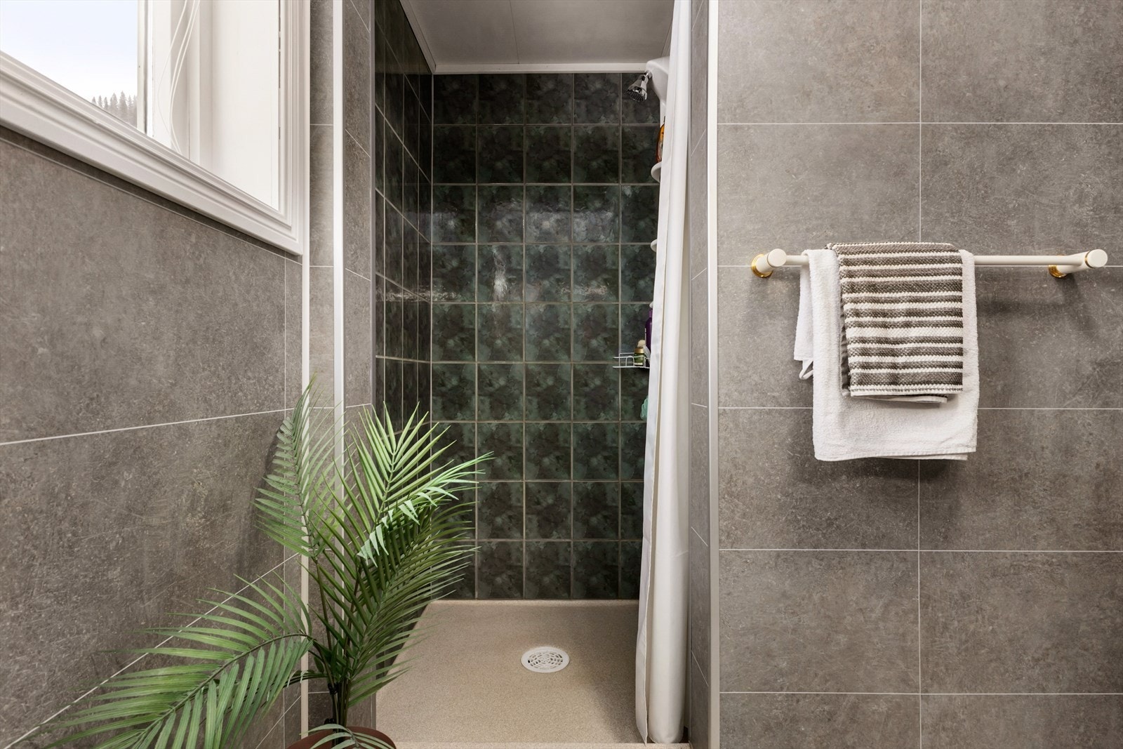 I tillegg er det et separat vaskerom som gir ekstra bekvemmelighet. Galleribilde