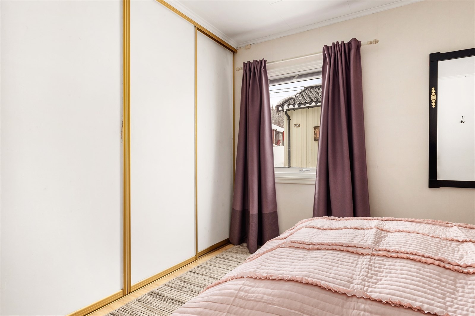 Her er det godt med garderobeplass Galleribilde