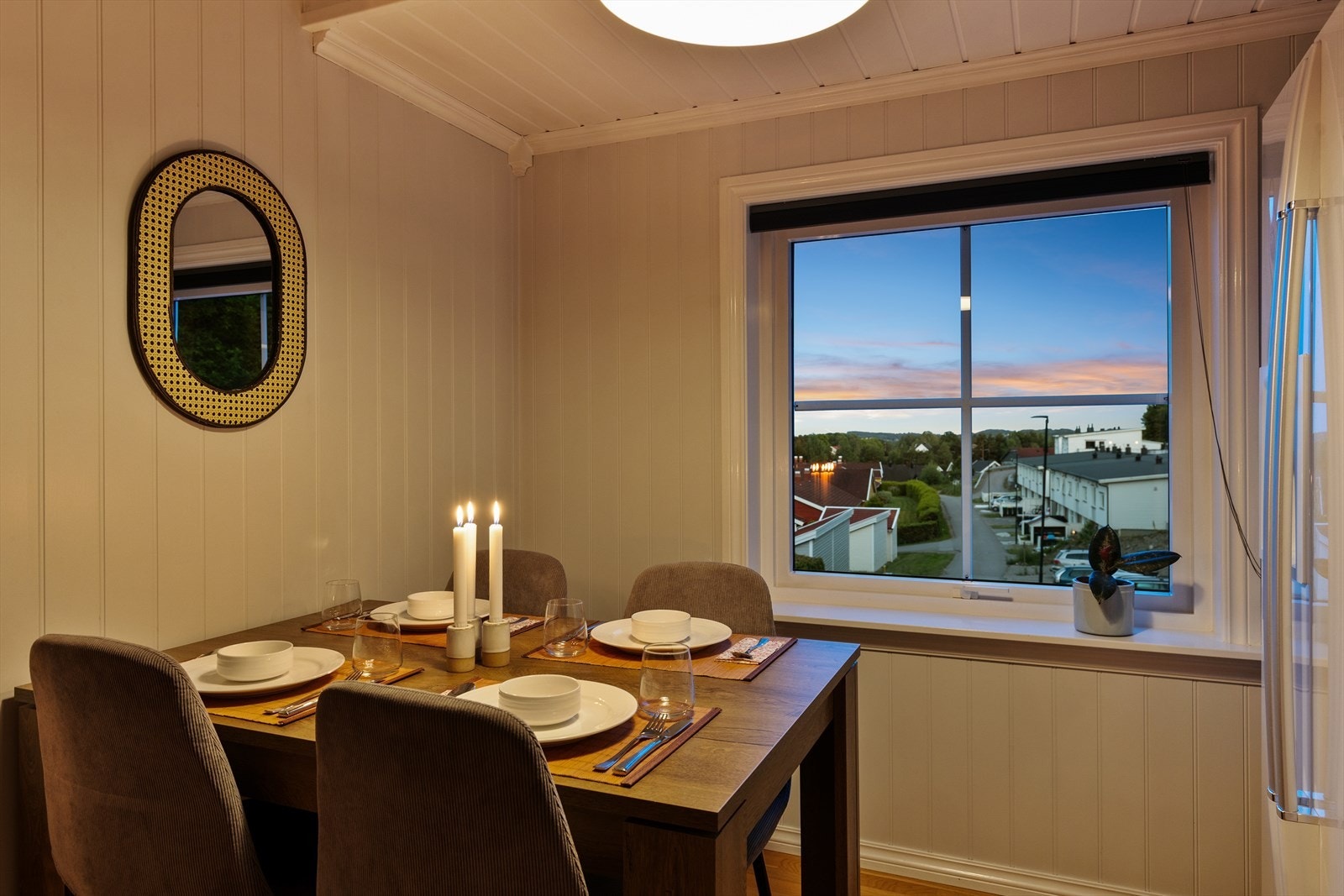 Kveldshygge på kjøkkenet. Galleribilde