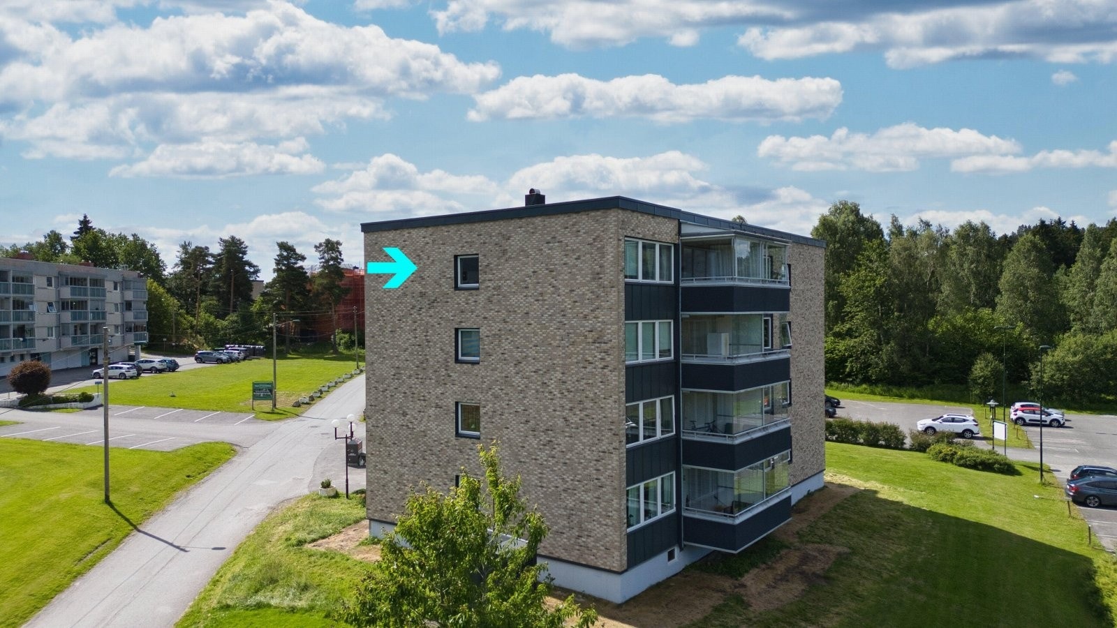 På balkongen kan kveldssolen nytes Galleribilde