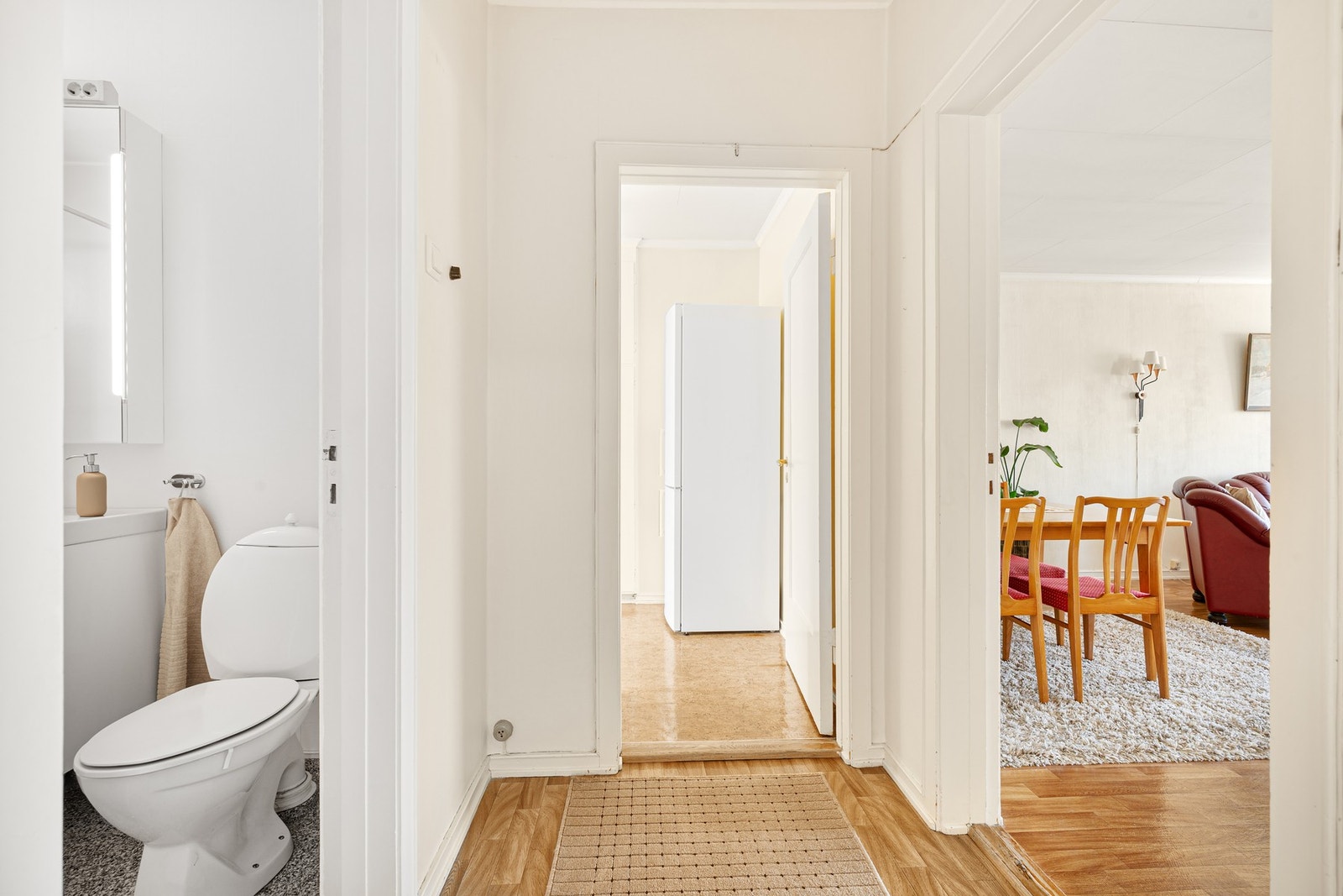 Leiligheten disponerer 3 boder i kjeller. Galleribilde