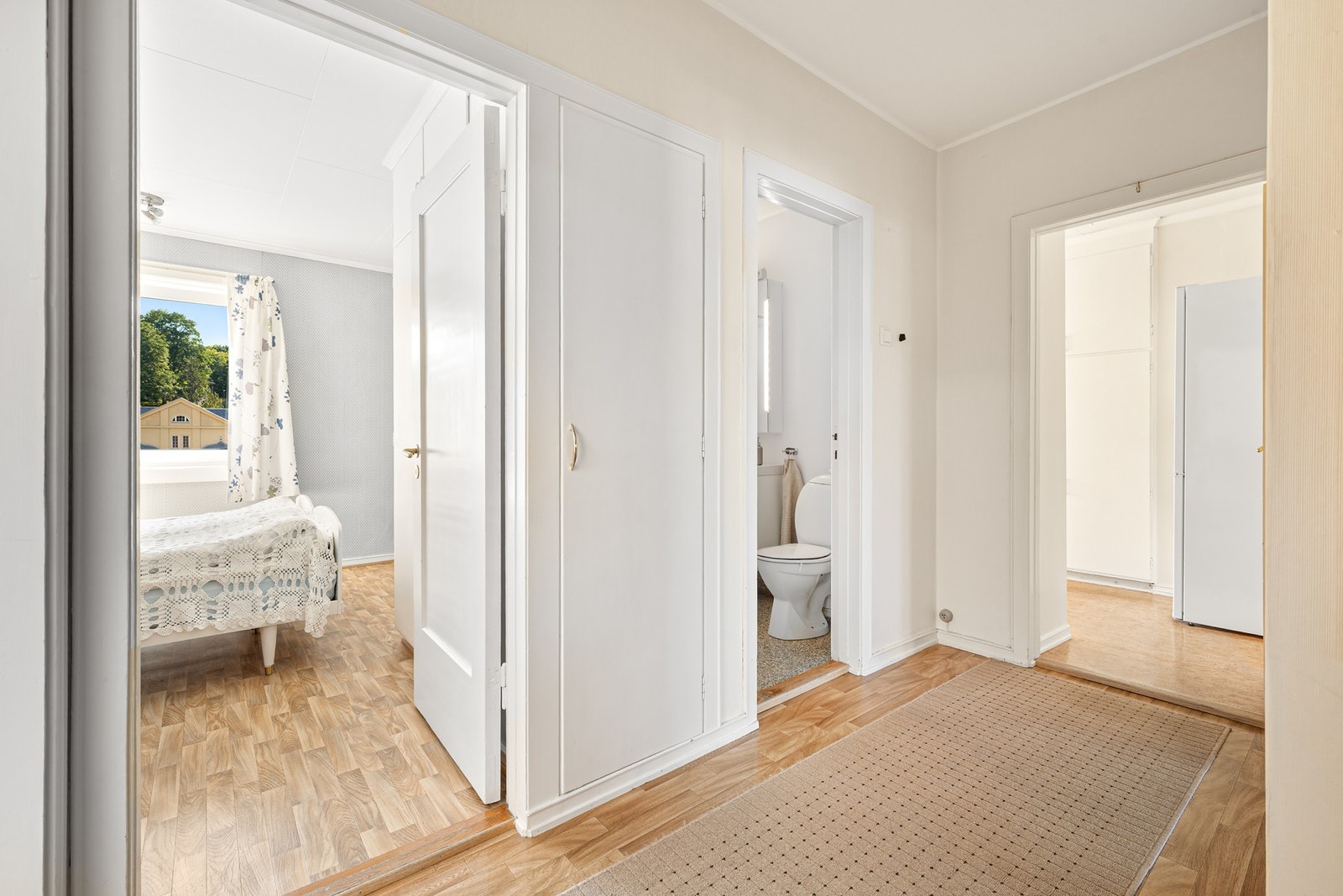 Leiligheten ligger vendt mot rolig og skjermet gate. Galleribilde