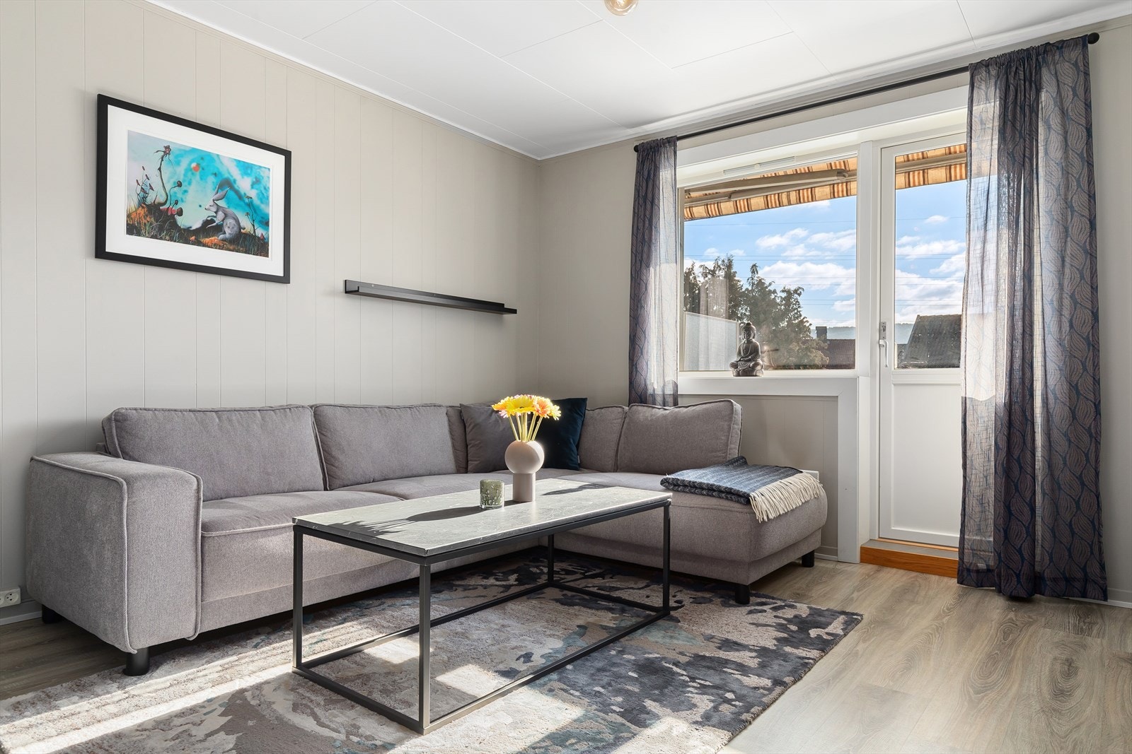 Lyst og hyggelig oppholdsrom Galleribilde