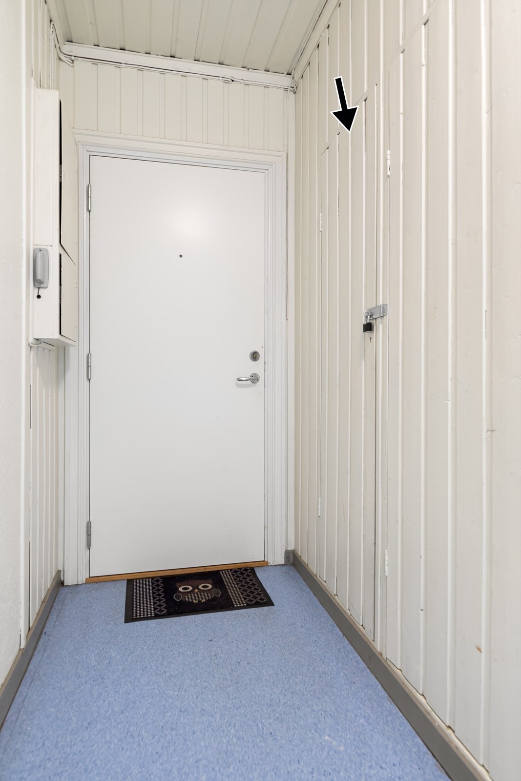 Velkommen hjem! Praktisk med bod i tilknytning til inngangspartiet Galleribilde