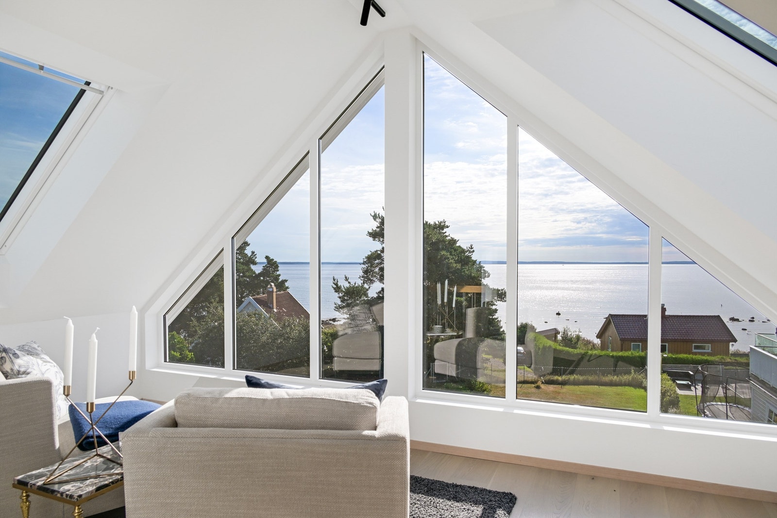 Her er det god plass til et hyggelig sittemøblement. Galleribilde