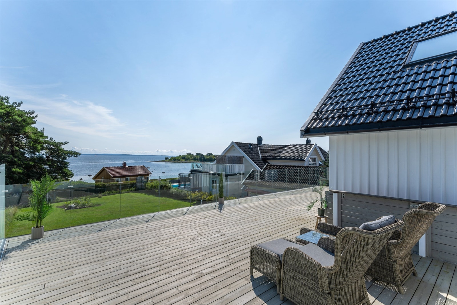 Bilder med annen innredning på terrassen. Galleribilde