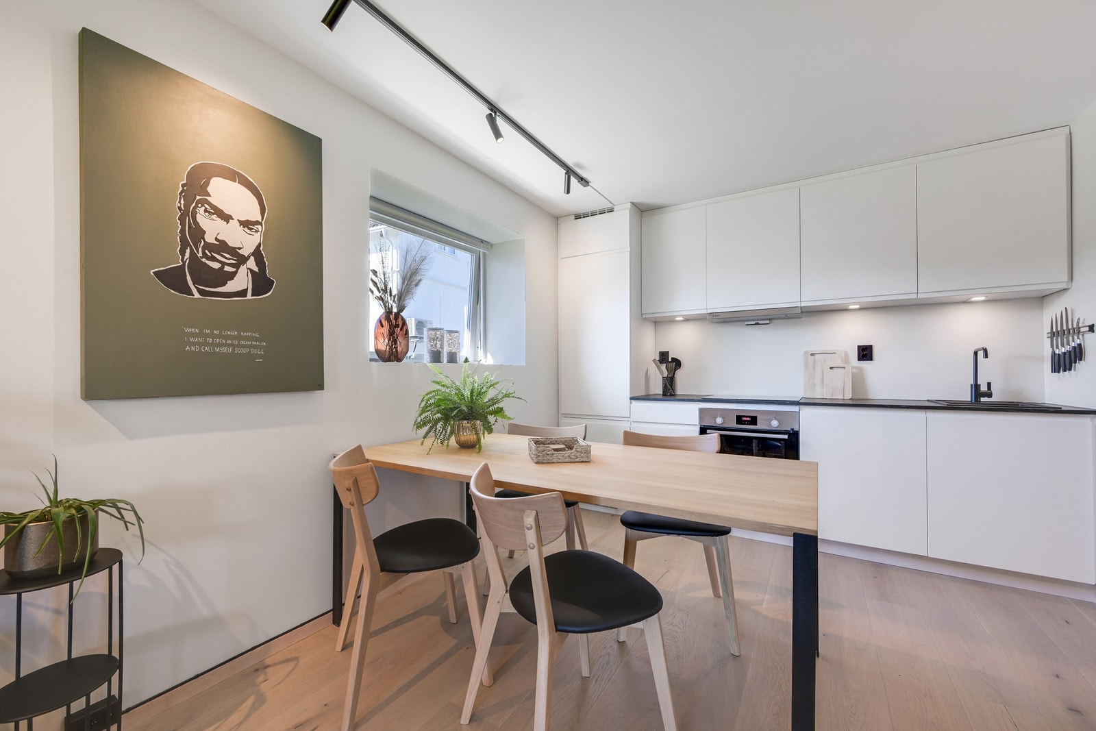 Innredet med en hyggelig sittegruppe. Galleribilde